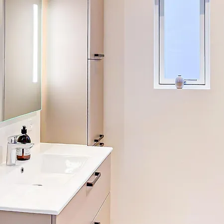 3 Bedroom Awesome In *